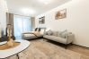 Studio in Dubai - Ahad 909 - Rebecca Gilbertson