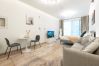 Studio in Dubai - Ahad 909 - Rebecca Gilbertson